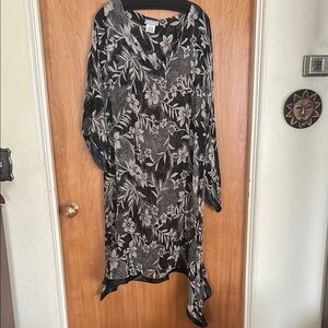 Floral Black and Creamish Women's Coverup